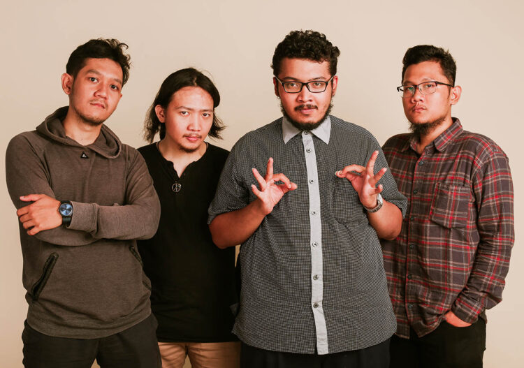 Ordinary Teens Klise