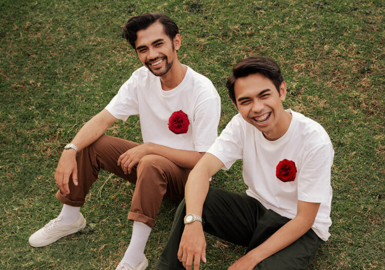 dbatlayar mawar merah