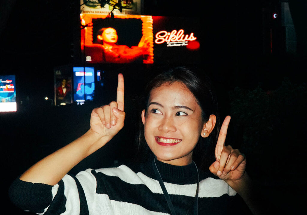 Rayen Pono, Weda Mauve, dan Anastasia Ria Hiasi Videotron di Beberapa Titik Ikonik Jakarta