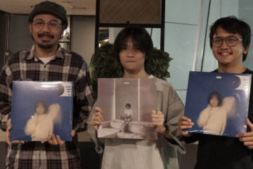 Weda Mauve Album Denial