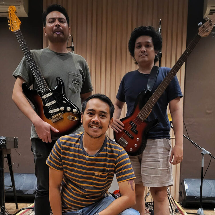 Teddy Janitra Saat Fajar Datang