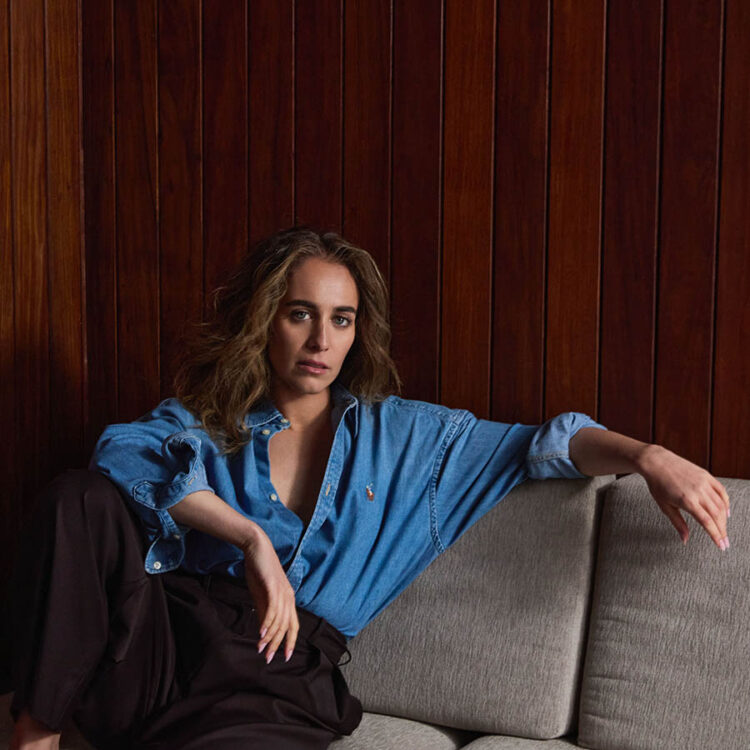 Chloe Stroll Hadirkan Kisah Personal di Album "Bloom in the Break"